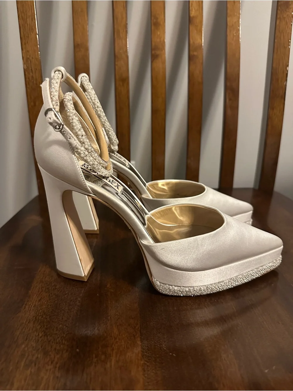 Badgley Mischka Collection Eliana Ankle Strap Platform Pointed Toe Pump New